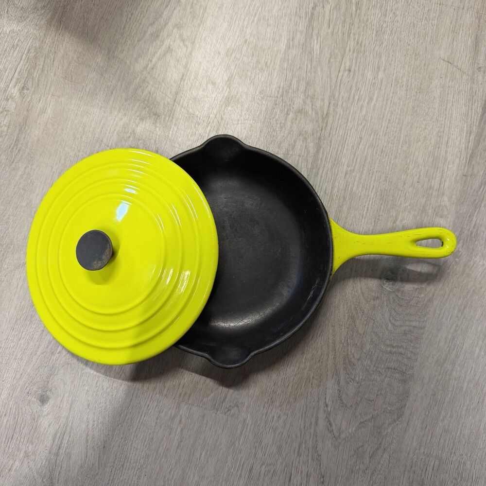 Vtg Le Creuset Cast Iron Skillet Double Pour Spouts Pan #20 & Lid Harmonic Green